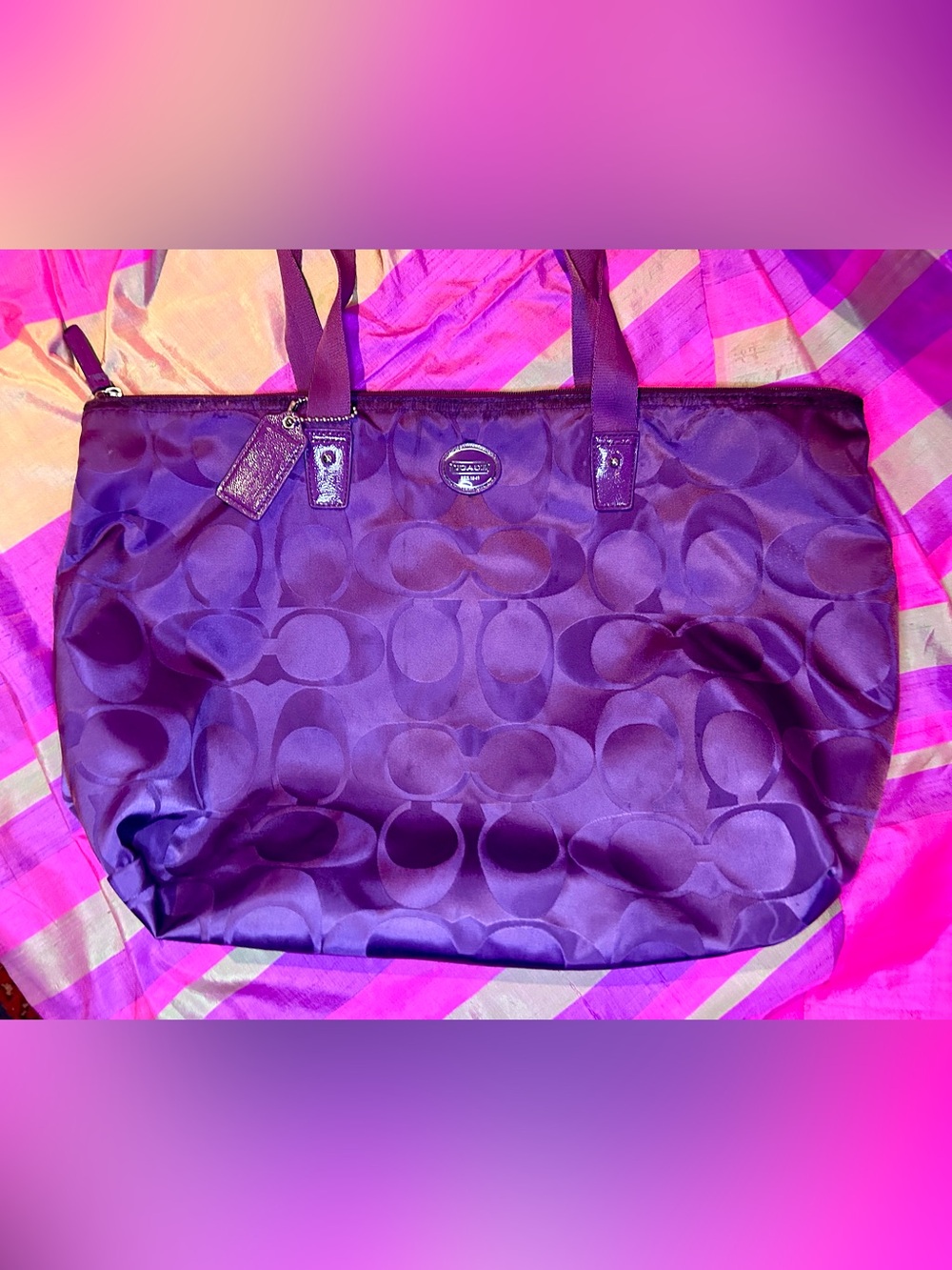 Coach Purple Getaway Signature Nylon Packable Weekender Tote Bag, Cosmetics Case - Picture 3 of 16